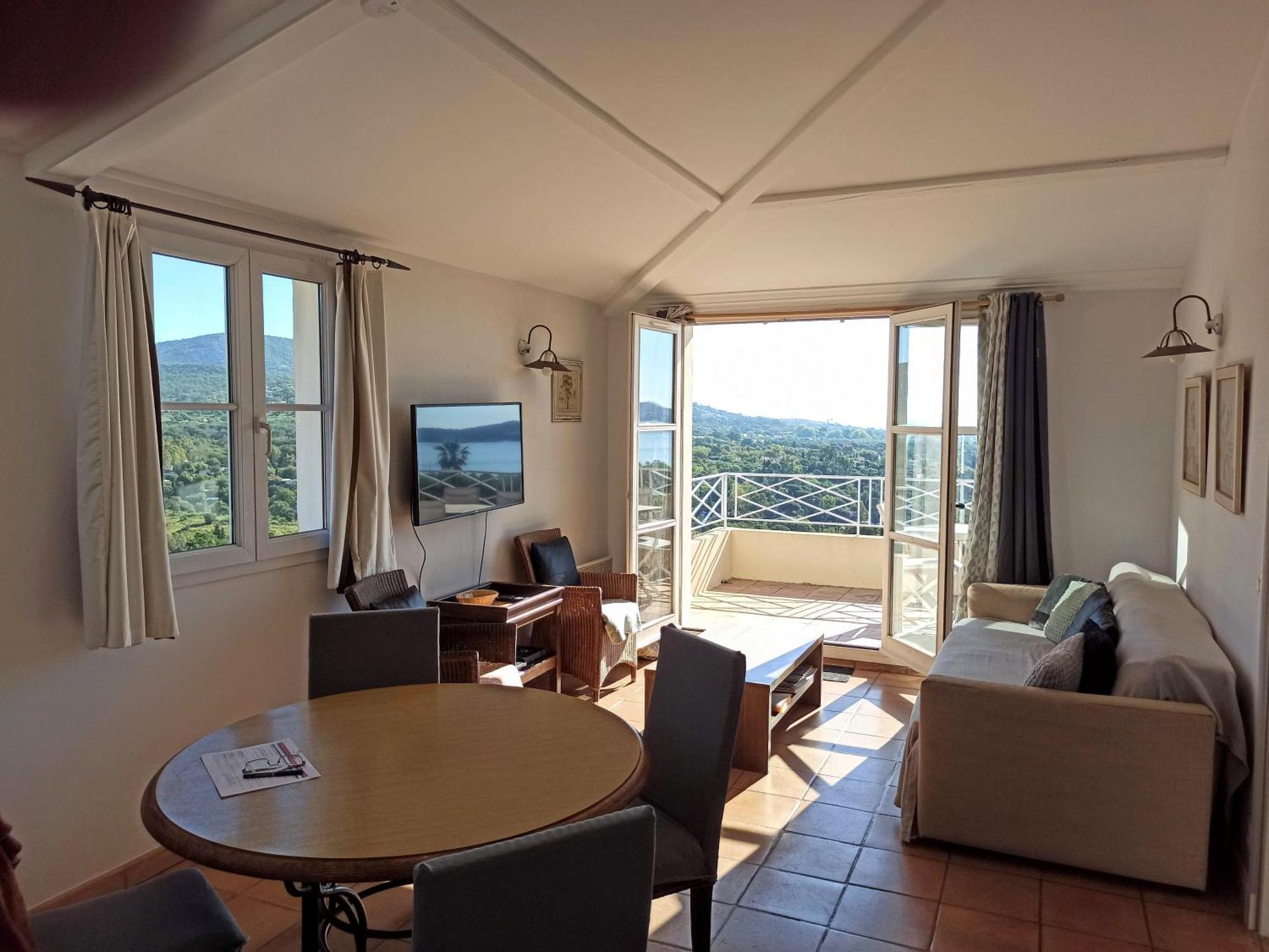 Appartement Les Restanques, Bastides vue Golfe Saint Tropez à Grimaud Extérieur photo